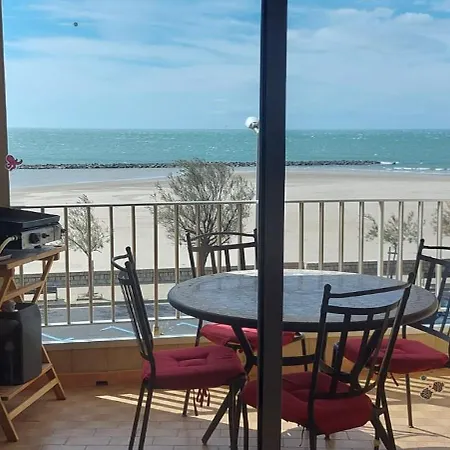 Familial Front De Apartment *